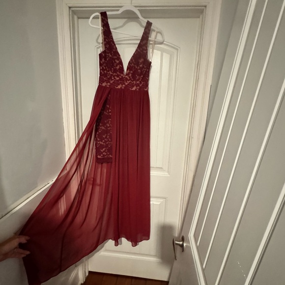 Maroon Lace Dress - Picture 3 of 5